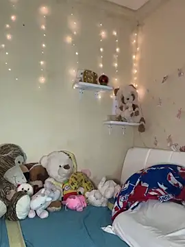 effie castroo online show from 10/12/25, 12:20