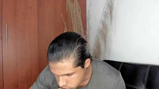 Evansdark1 online show from 10/22/25, 01:39