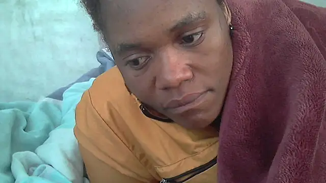 Snapshot of sexythae32 chatting on 09/11/25, 04:23 sexythae32 online show from 09/11/25, 04:23