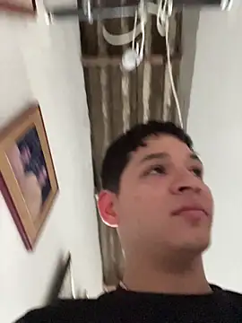 Snapshot of RobinLenoxx chatting on 10/15/25, 04:40 RobinLenoxx online show from 10/15/25, 04:40