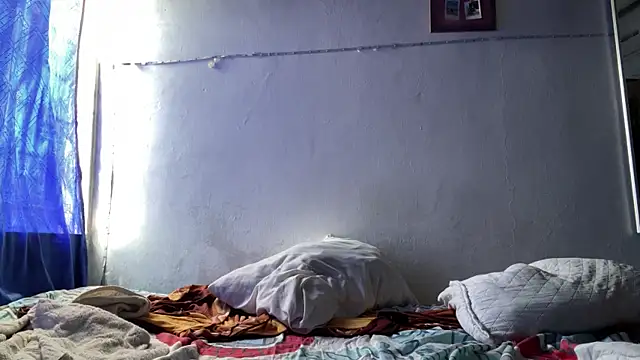 Snapshot of RobinLenoxx chatting on 11/19/25, 07:03 RobinLenoxx online show from 11/19/25, 07:03