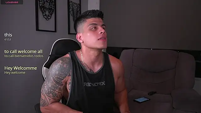 Snapshot of tyler_muscle1 chatting on 10/07/25, 12:19 tyler muscle1 online show from 10/07/25, 12:19