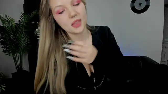 MariaRobinsone online show from 10/08/25, 07:33