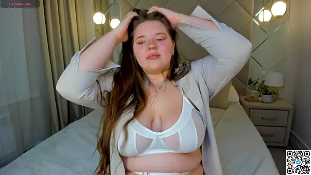 Snapshot of Chloee_White chatting on 11/08/25, 08:25 Chloee White online show from 11/08/25, 08:25