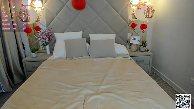 Snapshot of Chloee_White chatting on 11/16/25, 01:00 Chloee White online show from 11/16/25, 01:00