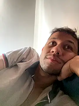 Snapshot of Michaell_Spinelly chatting on 10/05/25, 02:15 Michaell Spinelly online show from 10/05/25, 02:15