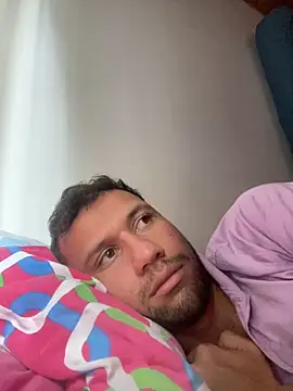 Snapshot of Michaell_Spinelly chatting on 10/12/25, 04:17 Michaell Spinelly online show from 10/12/25, 04:17