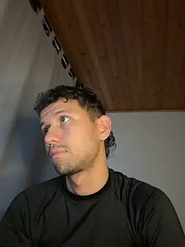 Snapshot of Michaell_Spinelly chatting on 10/22/25, 07:24 Michaell Spinelly online show from 10/22/25, 07:24