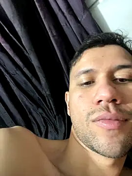 Snapshot of Michaell_Spinelly chatting on 11/07/25, 09:04 Michaell Spinelly online show from 11/07/25, 09:04