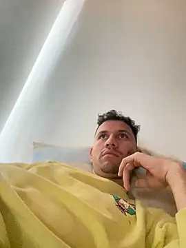 Snapshot of Michaell_Spinelly chatting on 11/08/25, 04:40 Michaell Spinelly online show from 11/08/25, 04:40