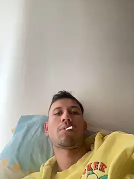 Snapshot of Michaell_Spinelly chatting on 11/10/25, 05:23 Michaell Spinelly online show from 11/10/25, 05:23