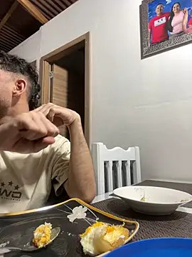 Snapshot of Michaell_Spinelly chatting on 11/13/25, 03:05 Michaell Spinelly online show from 11/13/25, 03:05