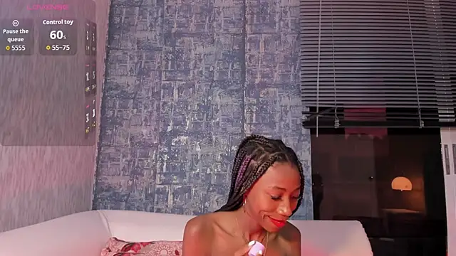 NathalyLeen online show from 11/13/25, 08:41