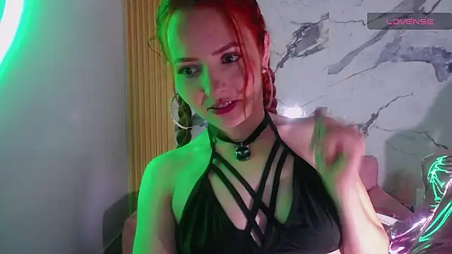 Snapshot of mady0619_ch chatting on 09/30/25, 11:04 mady0619 ch online show from 09/30/25, 11:04