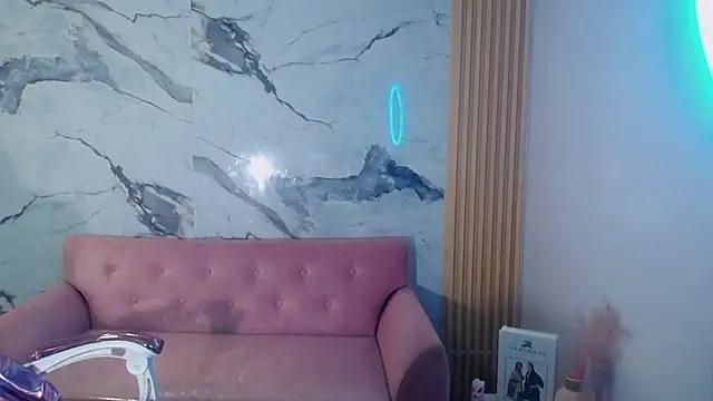 Snapshot of mady0619_ch chatting on 10/03/25, 10:45 mady0619 ch online show from 10/03/25, 10:45