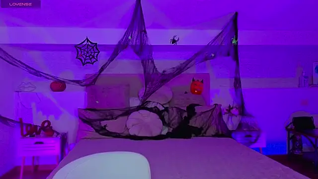 bubblegum1  online show from 10/29/25, 07:54