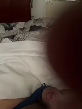 Snapshot of gasfkrdl chatting on 09/30/25, 12:43 gasfkrdl online show from 09/30/25, 12:43