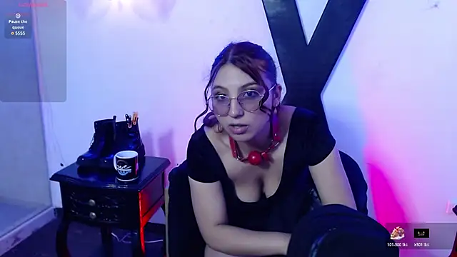 Snapshot of Soleil_Moon_ chatting on 10/01/25, 07:53 Soleil Moon online show from 10/01/25, 07:53