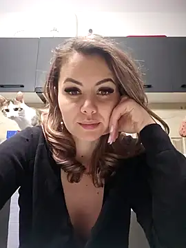 Snapshot of SeductiveMom chatting on 01/13/25, 03:45 SeductiveMom online show from 01/13/25, 03:45