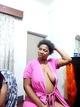 ShySexyBaddiexx online show from 11/18/25, 08:13