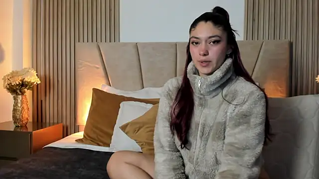 Victoria Beaumont online show from 10/04/25, 12:14