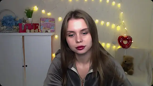 Snapshot of OceanicDawn chatting on 10/06/25, 07:39 OceanicDawn online show from 10/06/25, 07:39