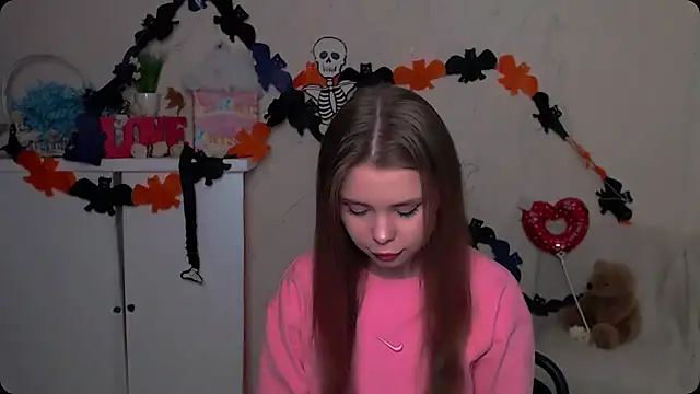 Snapshot of OceanicDawn chatting on 11/05/25, 06:13 OceanicDawn online show from 11/05/25, 06:13