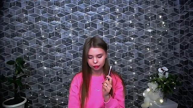 Snapshot of OceanicDawn chatting on 11/07/25, 06:24 OceanicDawn online show from 11/07/25, 06:24