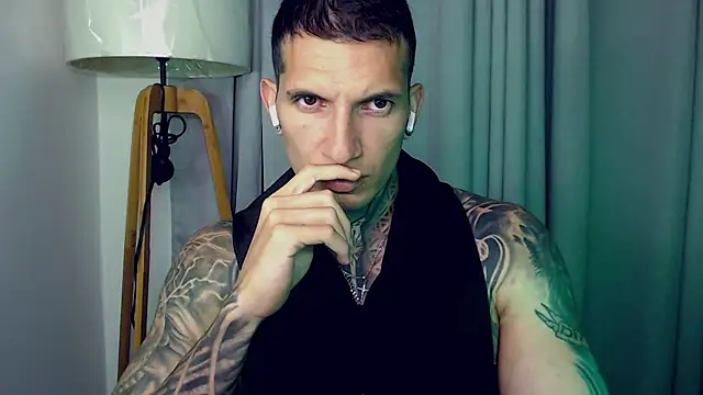 Snapshot of Shane_Clay chatting on 11/25/25, 12:10 Shane Clay online show from 11/25/25, 12:10