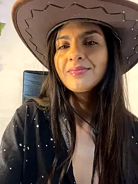 Snapshot of chicachocolate01 chatting on 10/30/25, 02:13 chicachocolate01 online show from 10/30/25, 02:13