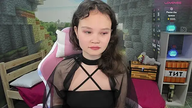 EmilyChaves online show from 09/12/25, 07:14