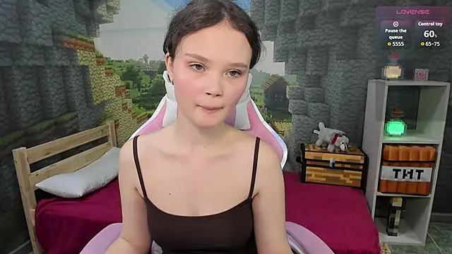 EmilyChaves online show from 09/30/25, 06:13