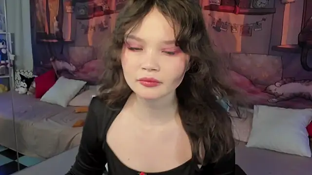 EmilyChaves online show from 11/13/25, 04:50