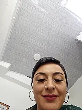 Daniela Leonn online show from 11/06/25, 08:43