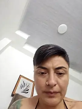 Daniela Leonn online show from 11/15/25, 07:10