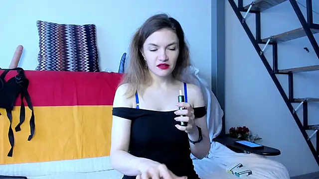 Katherine Twilight online show from 02/02/25, 07:30