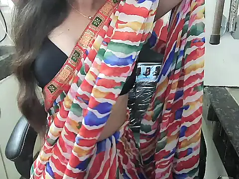 lovepihuu online show from 10/08/25, 05:16