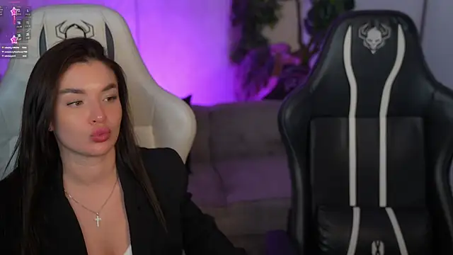 Snapshot of Goldie_Flame chatting on 11/17/25, 07:52 Goldie Flame online show from 11/17/25, 07:52