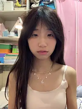 xiaotao-999 online show from 09/24/25, 04:21