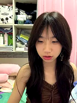 xiaotao-999 online show from 11/11/25, 04:29