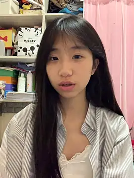 xiaotao-999 online show from 11/13/25, 04:17