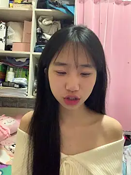 xiaotao-999 online show from 11/18/25, 04:22