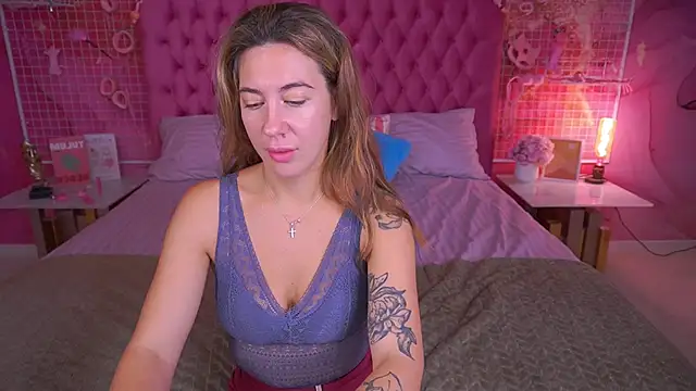 KateShanny online show from 10/06/25, 05:49