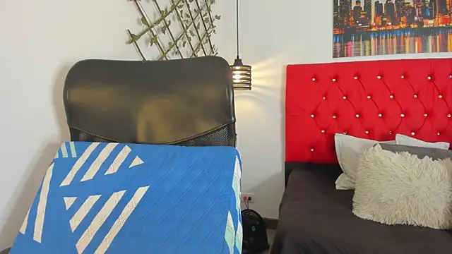 carolinacrus01 online show from 10/21/25, 02:18