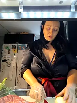 Chrissy Christal online show from 11/18/25, 11:25