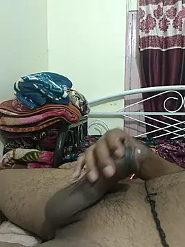 Snapshot of dhanshri143 chatting on 10/26/25, 11:05 dhanshri143 online show from 10/26/25, 11:05