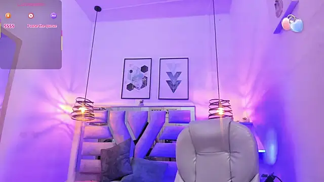 Snapshot of Ambar_Cullen chatting on 10/17/25, 08:55 Ambar Cullen online show from 10/17/25, 08:55