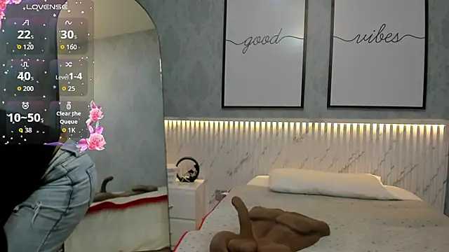 Ximenahott  online show from 10/10/25, 10:03