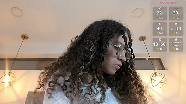 Snapshot of Hanna_Cornee_ chatting on 09/18/25, 01:46 Hanna Cornee online show from 09/18/25, 01:46