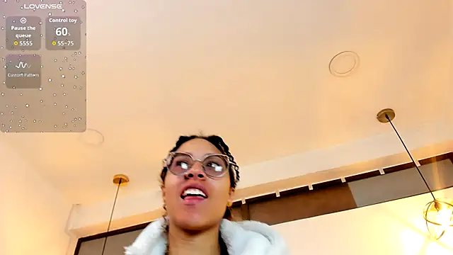 Hanna Cornee  online show from 10/16/25, 02:07